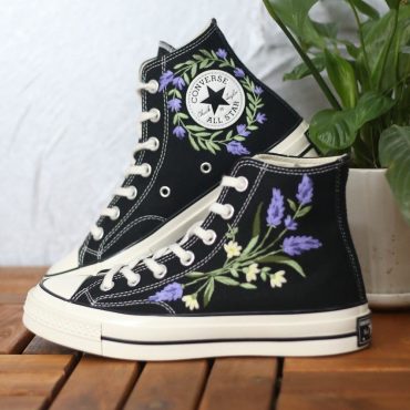 Embroidery converse/Custom Lavender embroidered shoes/Converse high tops embroidered Lavender/Gift for daughter/Lavender embroidery sneakers
