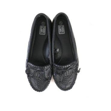 1990s Vintage Black Leather Loafers Slip Ons Modern Preppy Slippers Fringe Moccasins Work Shoes Women's size 7.5