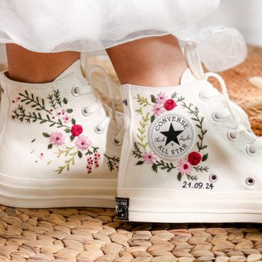 Bridal Converse Custom, Wedding Flowers Embroidered Converse Chuck Taylor 1970s, Embroidery Logo, Flower Embroidered Shoes, Wedding Gifts
