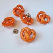 Handmade Pretzel Clay Pin, Polymer Clay Brooch, Cute Pastry Pin, Handmade Brooch Accessory, Handmade Gift, Rucksack Pin, Handmade Jewelry