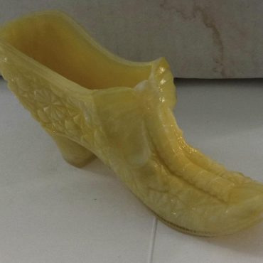 Boyd Bow Slipper Lemon Yellow  Glass Home Office Gift Collectible