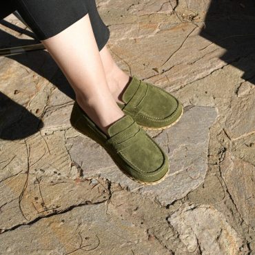 Minimalist Handmade Green Leather Loafer, Barefoot Shoes Women, Handmade Barefoot Moccasin, Grounding Shoe Woman